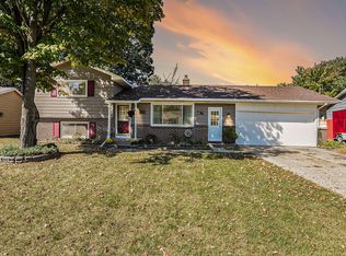 5467 Greenboro Dr SE, Kentwood, MI