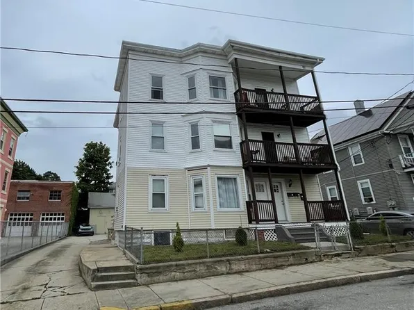 89-91 Chester St, Woonsocket, RI 02895