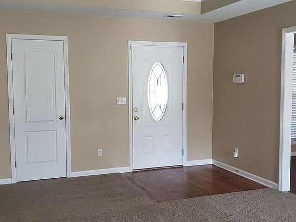 2nd image of 102 Tanner Creek Cir