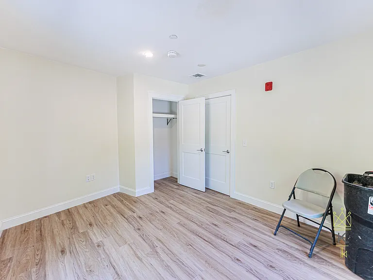 460 Washington St #1 — Photo 9