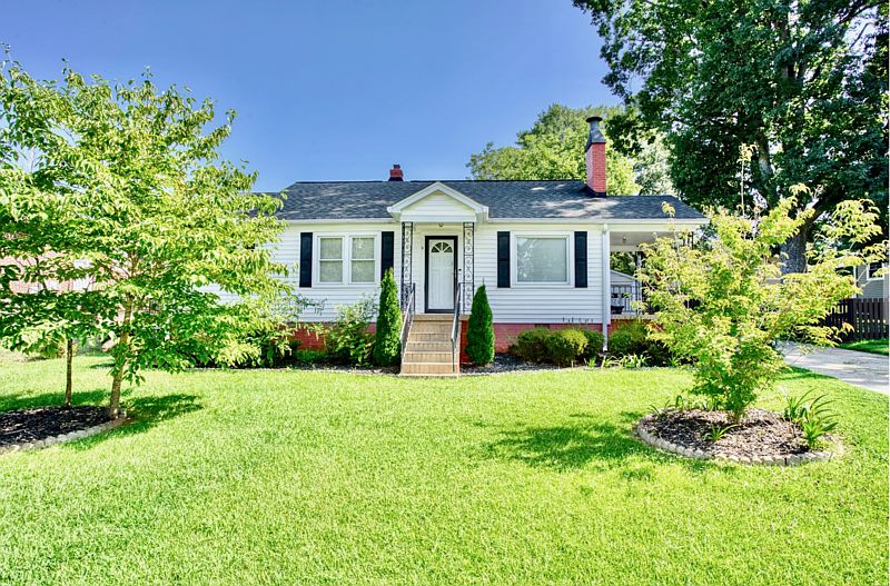 1st image of 8 Westbrook Dr