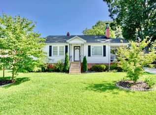 8 Westbrook Dr, Greenville, SC 29605