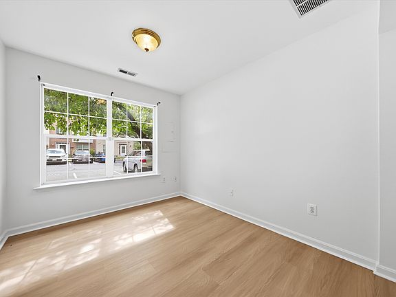 5th image of 616 Glen Echo Rd