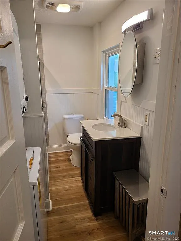 3 bed, 1.0 bath, 1228 sqft, $2,000 — Photo 3