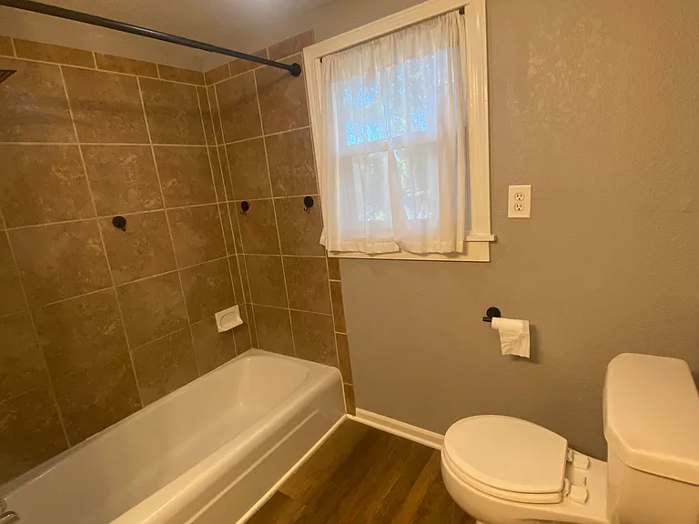 1018 N 10th St — Photo 5