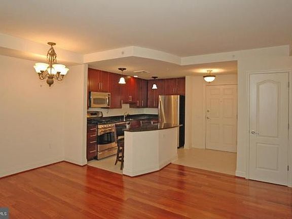 3rd image of 525 N Fayette St Unit 517