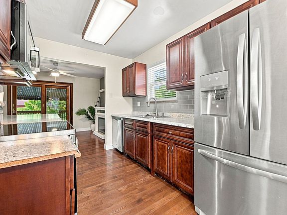4th image of 701 Bar Harbor Dr