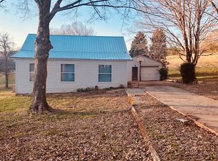 2250 Walker Cove Rd, Sparta, TN 38583