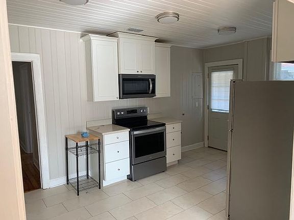 3rd image of 4409 Woodmere St