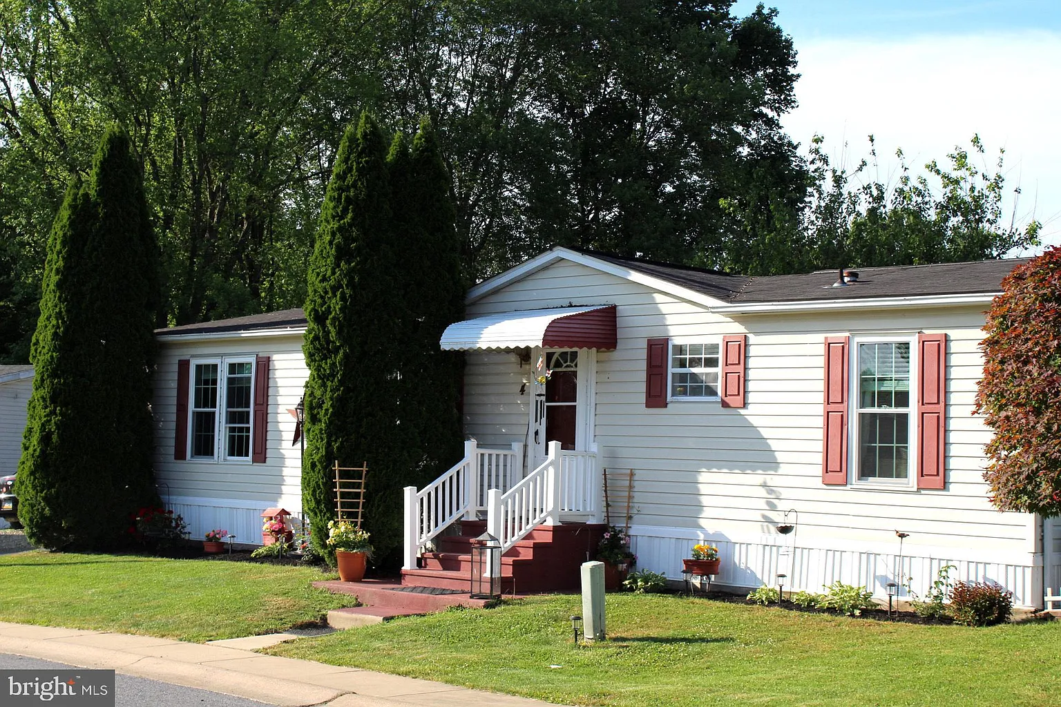 4 Creekside Dr photo 1