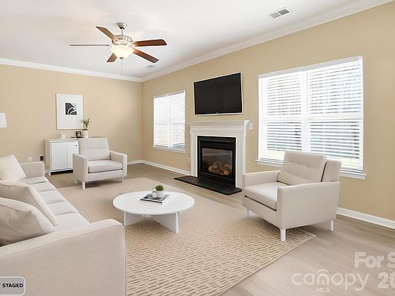 4th image of 3043 Streamlet Way