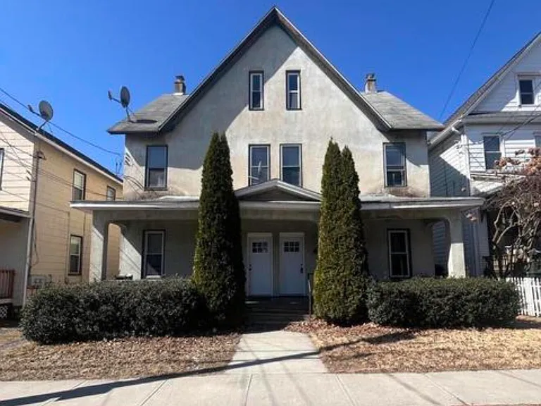 1351 Capouse Ave — Photo 1
