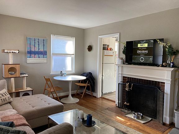 5th image of 10408 Parkwood Dr