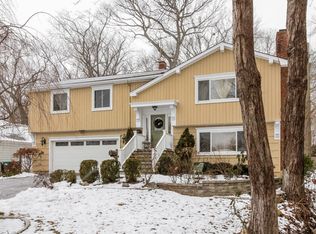 44 Edgewood Rd, Fairfield, CT 06825