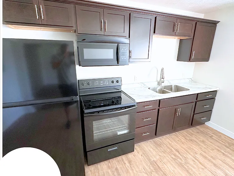 Le Mars 38-Unit (Royal Park Apartments) — Photo 3