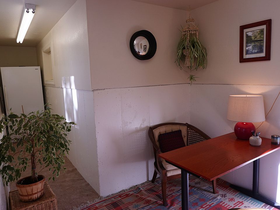 Office under garage