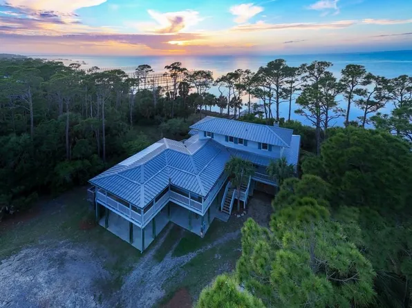 2039 Sand Dollar Trl, Saint George Island, FL 32328