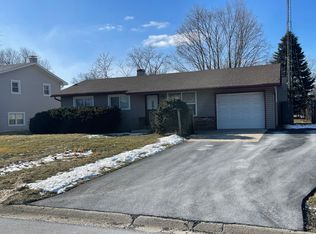1901 Kevin Dr, Montgomery, IL 60538