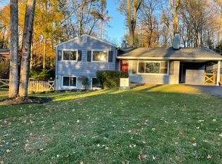 1120 Cameron Rd, Alexandria, VA 22308