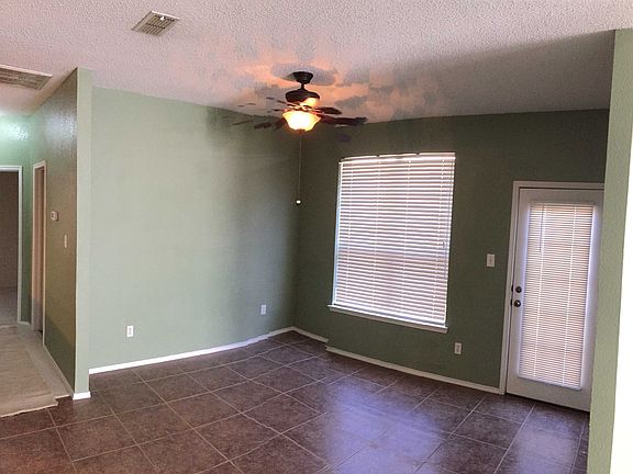 4th image of 4321 Park Creek Cir N