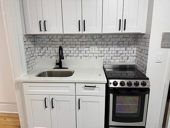 5th image of 693 10th Ave APT 4RS