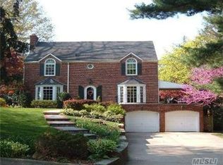 40 Rockcrest Rd, Manhasset, NY 11030