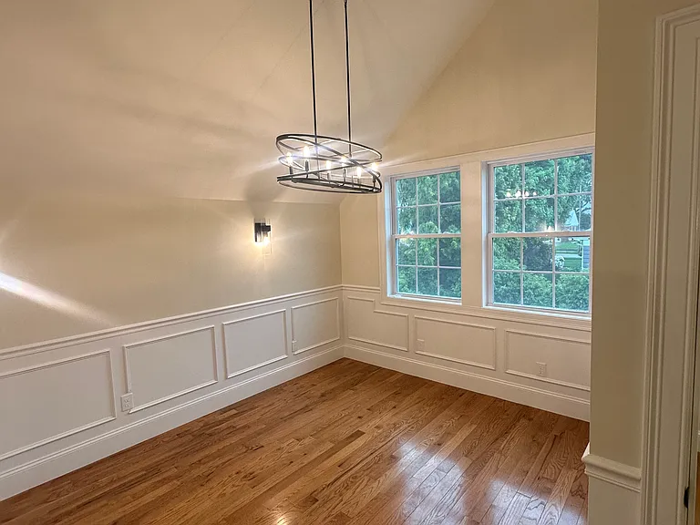 Flex dining/office space off of back corner of kitchen