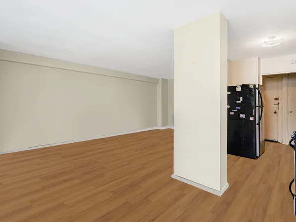 444 Neptune Avenue image 7 of 16