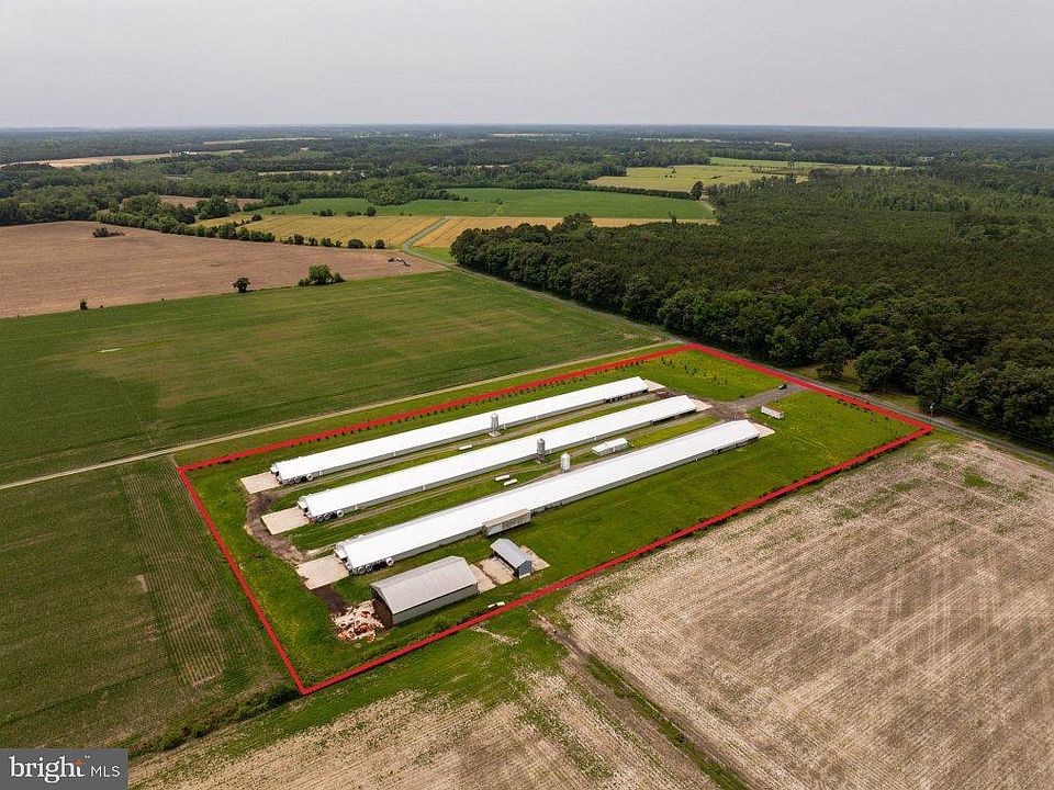 1st image of Beaver Neck Village Rd