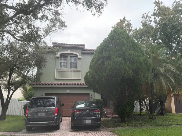 1060 NW 184th Ter, Pembroke Pines, FL 33029