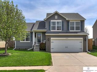 19409 W St, Omaha, NE 68135