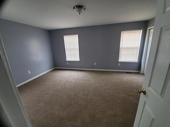 5th image of 3589 E 106th St