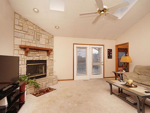 4th image of 1091 Crede Way