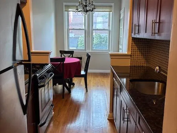 25-54 42nd Street image 1 of 10