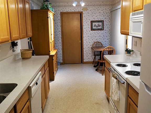 5th image of 44452 Meadowcreek Ln