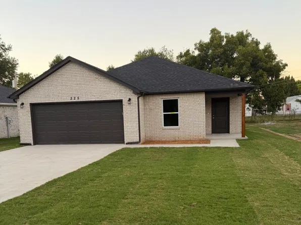 225 E Ross Ave, Sapulpa, OK 74066