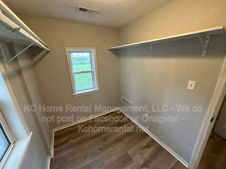 8538 England St — Photo 20