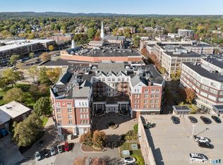 85 Memorial Rd APT 313, West Hartford, CT 06107