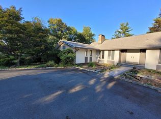 6 Fairway Ct, Edison, NJ 08820