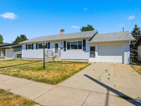 1917 Arizona Ave, Sturgis, SD 57785