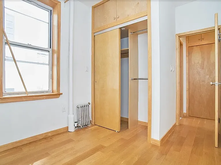 75 Baxter St #5 — Photo 4