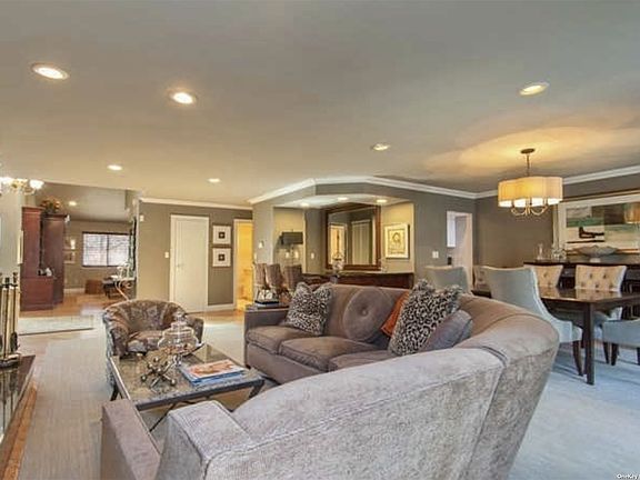 4th image of 126 Country Club Dr