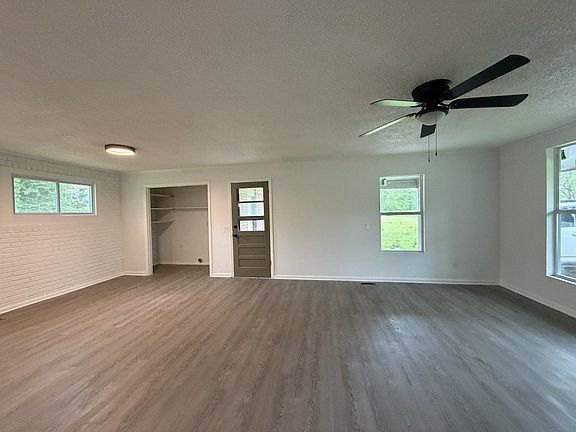 4th image of 920 Damron Loop