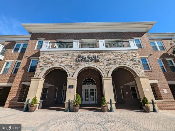 2321 25th St S #2215, Arlington, VA 22206