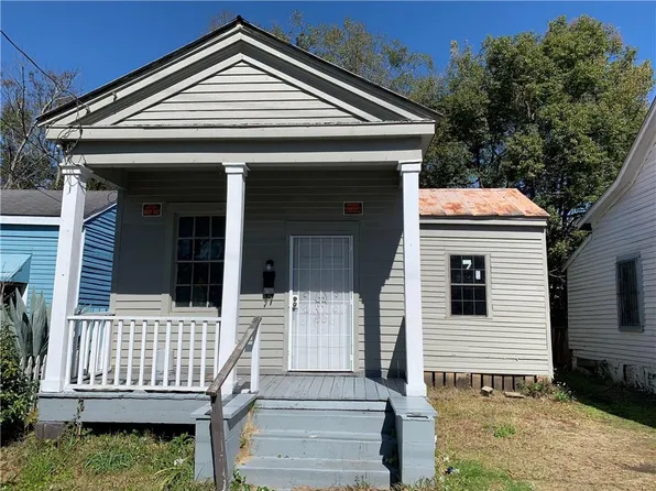 952 Elmira St, Mobile, AL 36604