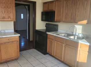 1908 Hillcrest Rd, Rockford, IL 61108