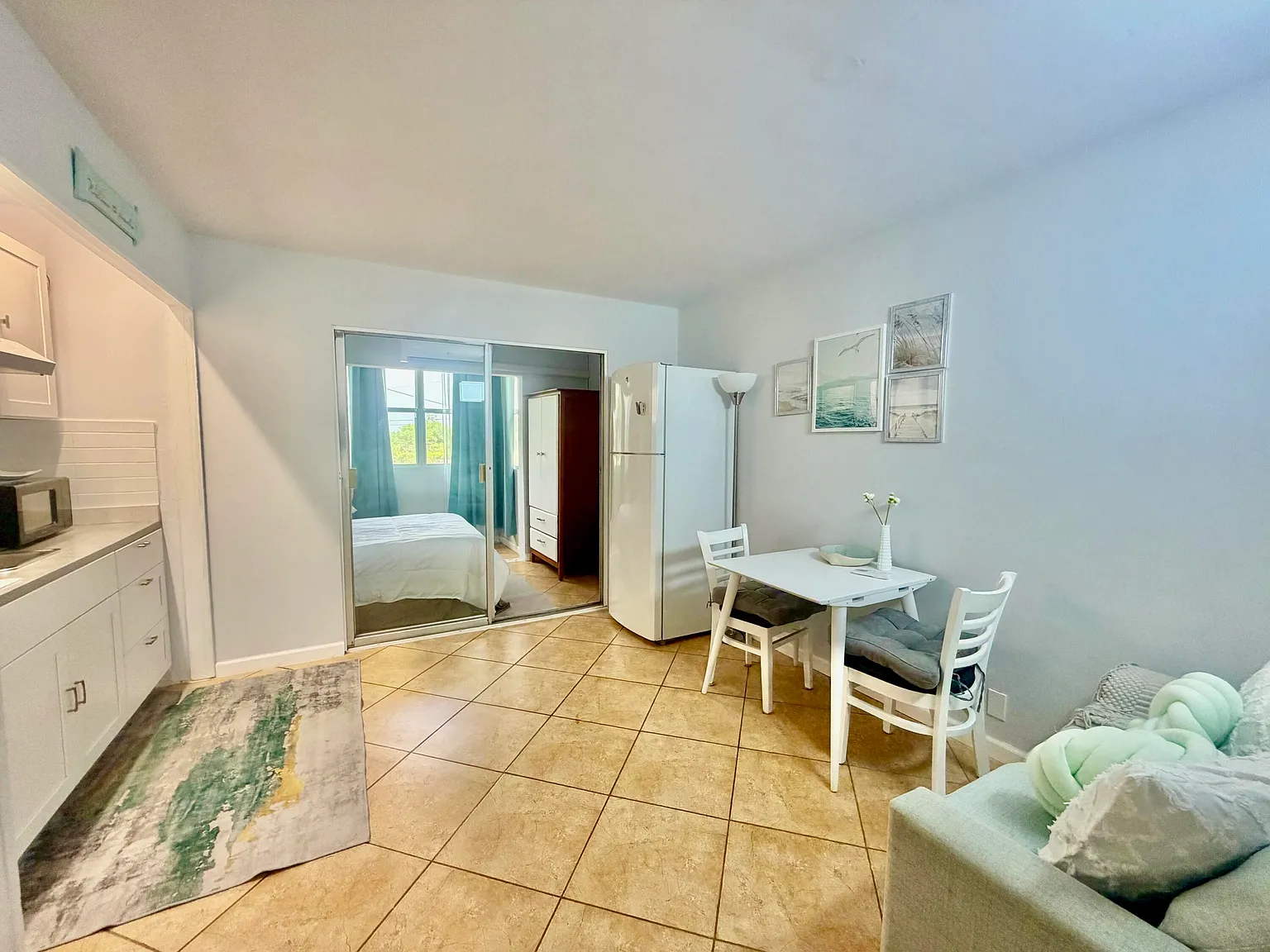 1 bed, 310 sqft, $1,300 — Photo 4
