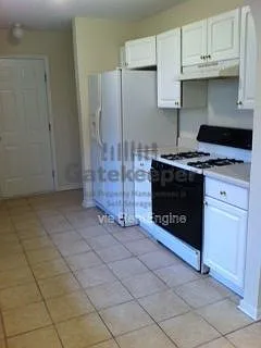 725 Old Stone Ct — Photo 7