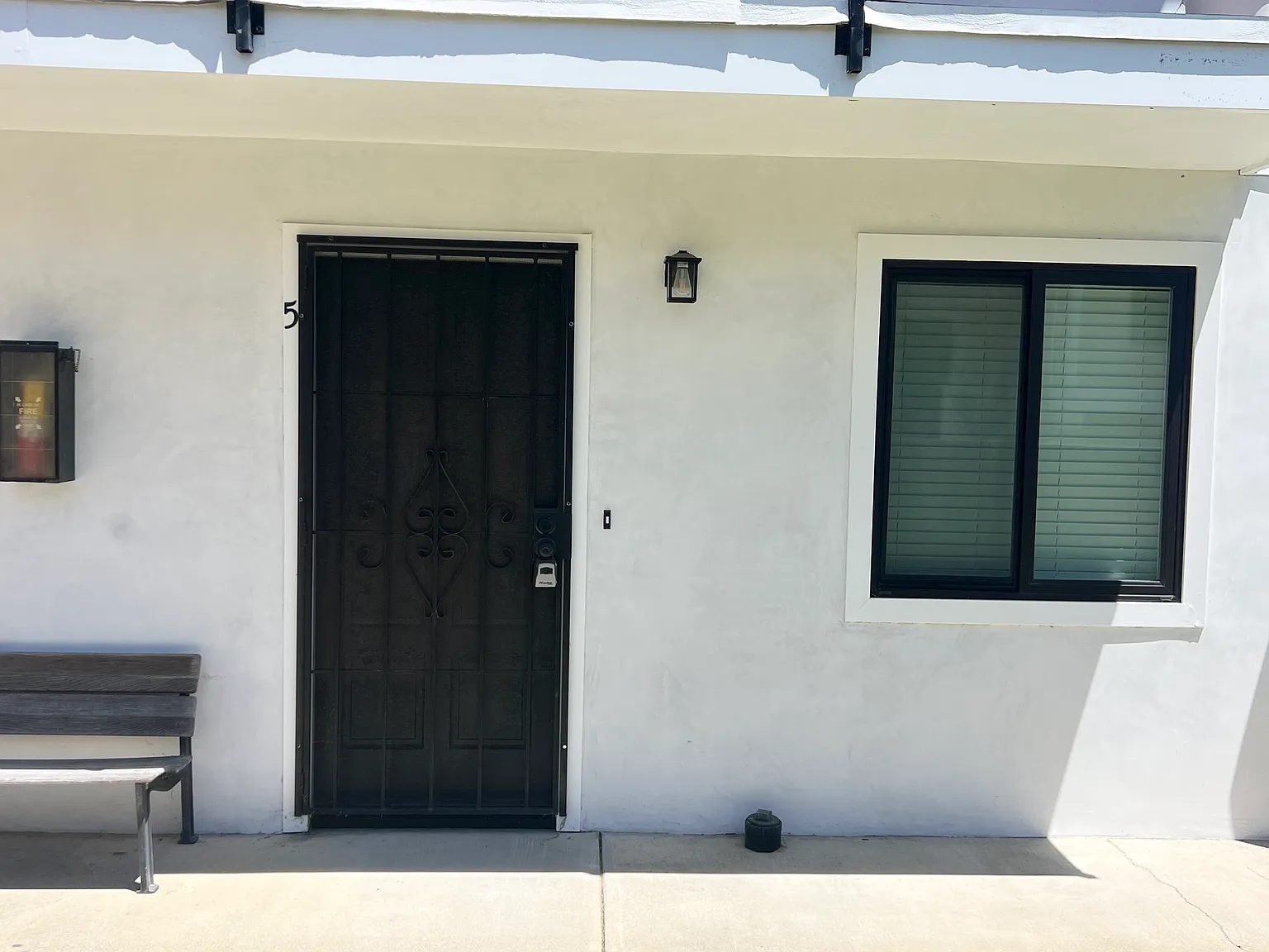 3 bed, 1100 sqft, $3,400 — Photo 1