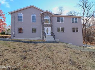 12149 Big Buck Ln, East Stroudsburg, PA 18302